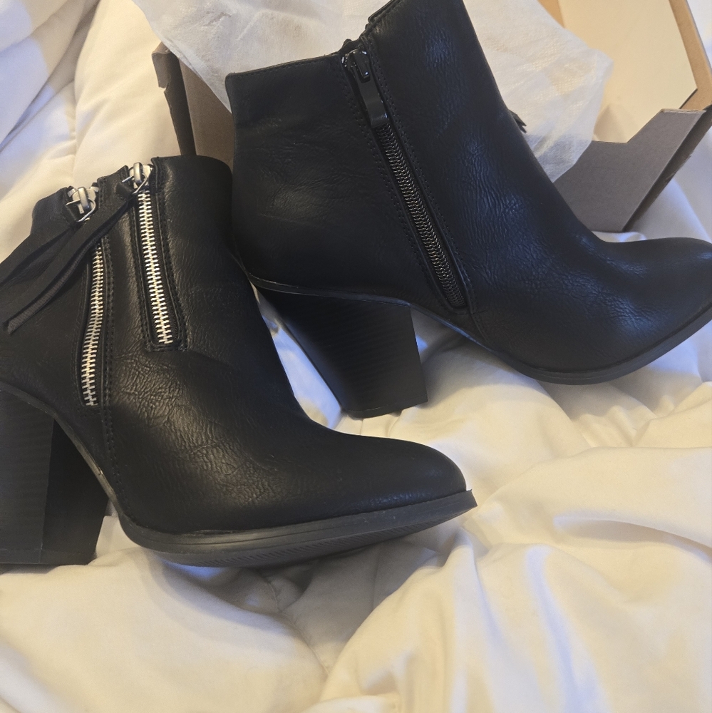 Journee Collection Black Ankle Boots with Sleek Design